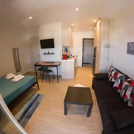 Zeusplace G7 Apartment *